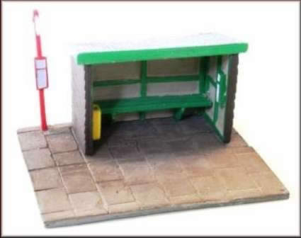 Knightwing: OO/HO Gauge: Rural Bus Shelter, Wood Construction (Flat Roof)