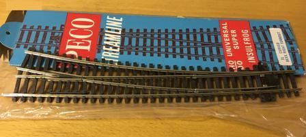 Peco: OO/HO Gauge: Insulfrog Curved Right Hand Turnout