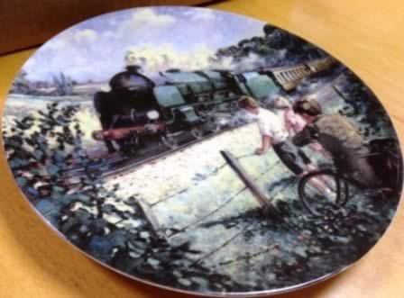 The Golden Arrow. Limited edition Ceramic Plate by Paul Gribble Bradex 26-B10-1.2