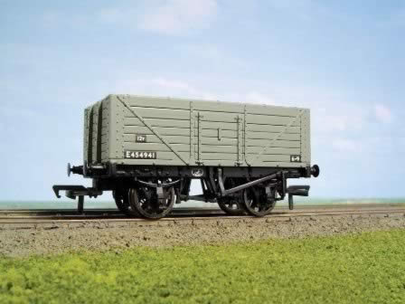 Bachmann: OO Gauge: 7 Plank Wagon BR Grey
