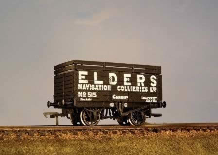 Bachmann: OO Gauge: 7 Plank Wagon With Coke Rail 'Elders'