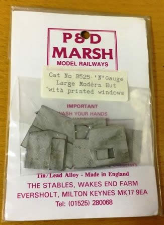 P&D Marsh: N Gauge: Large Modern Hut With Printed Windows