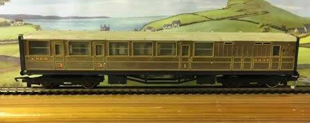 Hornby: OO Gauge: LNER Teak Brake End