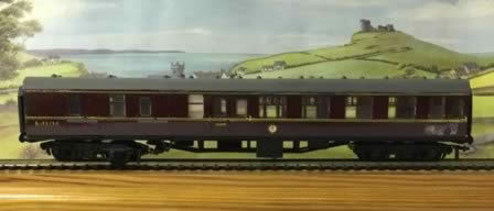 Kitmaster: OO Gauge: Mk1 Corridor Brake E35157 Coach