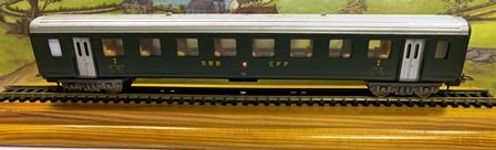 Lima: HO Gauge: Swiss 2nd Class SBB CFF Passenger Coach - B6601