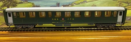 Lima: HO Gauge: Swiss 2nd Class SBB CFF Passenger Coach - 51 85 29-80 127-7 B