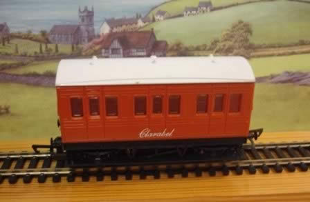 Hornby: OO Gauge: 4 Wheel: Clarabel Coach