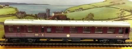 Trix TTR: OO Gauge: Corridor Brake M21240 Coach