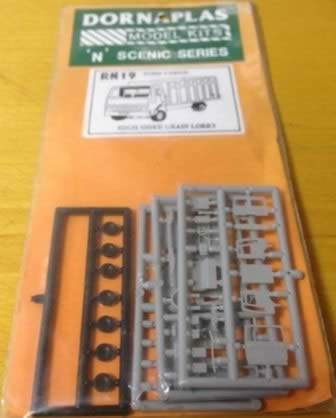 Donaplas: N Gauge: Ford Cargo High Sided Grain Lorry