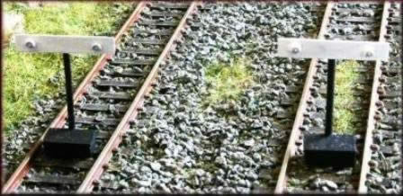 Knightwing: OO/HO Gauge: Warning Restriction Signs With Battery Boxes (Flashing Lights) With Large Battery Box