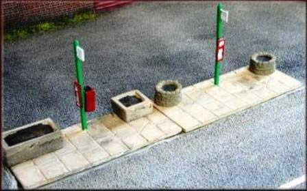 Knightwing: OO/HO Gauge: Bus Stop With Pavement