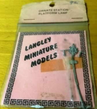 Langley: N Gauge: Ornate Station Platform Lamp