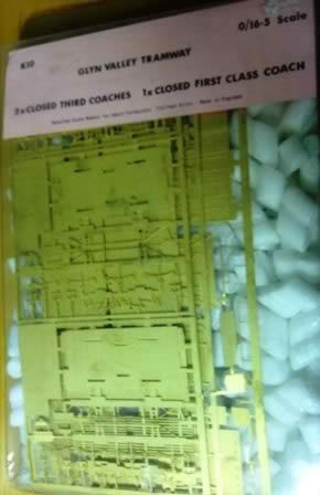 Langley: O Gauge: Glyn Valley Tramway: 2 x Closed 3rd Class Coaches and 1 x Closed 1st Class Coach