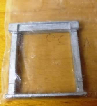 Langley: O Gauge: Shop Window Plain