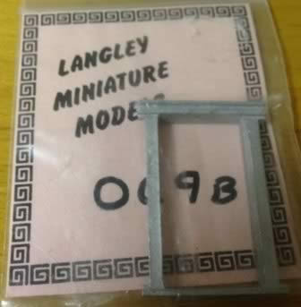 Langley: O Gauge: Large Window Jacobean