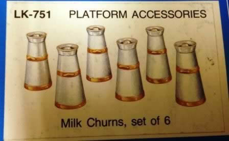 Peco: O-16.5 Narrow Gauge: Set of 6 Milk Churns White Metal Kit