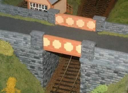 Tencommandments: O Gauge: Single track girder bridge with regular stone supports