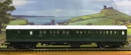 Tri-ang Hornby: OO Gauge: SR Brake Composite Coach S 1774 Caledonian Type - Ref: 'R750'