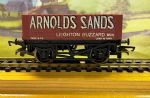 Hornby: OO Gauge: 10T 5 Plank PO 'Arnold Sands' Wagon With Load