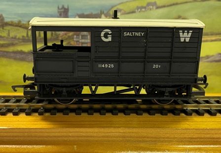 Hornby: OO Gauge: GWR 'Saltney' Brake Van '114925'
