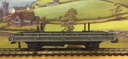 Hornby: Dublo OO Gauge: Double Bolster Wagon 'BG20022', Grey