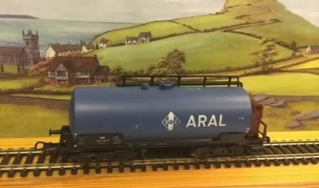 Piko: HO Gauge: 4-Axle Tank Car ARAL Blue Wagon