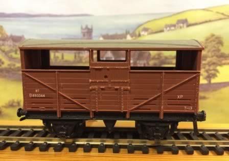 Hornby: Dublo OO Gauge: BR Cattle Wagon 'B893344'