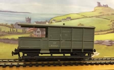 Hornby: Dublo OO Gauge: GWR Goods Brake Van 'Southall RU'